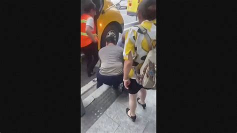 hot 646+news|中国当局がバス停やバス車内に警備員を配置 日本人学校の送迎 .